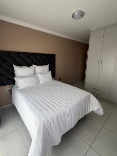2 bedroom self catering apartment - 2