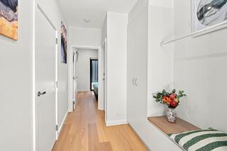 Harborview Modern 2-Bedroom Apartment 9A - 7