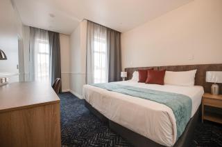 Logan Village Hotel Suites - 6