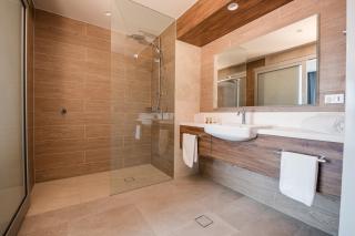 Logan Village Hotel Suites - 5