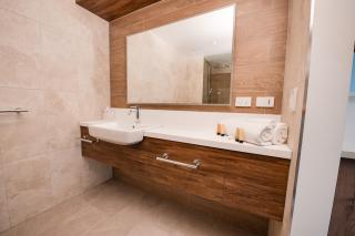 Logan Village Hotel Suites - 1