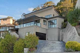 Spacious Sandy Bay Retreat with Water Views - 2