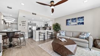 Coconuts 105, Beachfront Villa, King Bed - 3