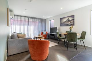 Heart of CHCH - Modern Apt Near Stadium & Parking - 4