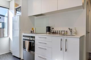 Heart of CHCH - Modern Apt Near Stadium & Parking - 6