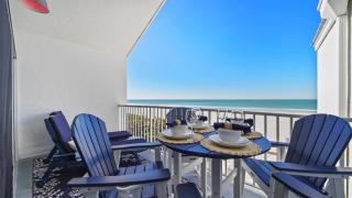 Coconuts 109, Beachfront Paradise, King Bed - 0