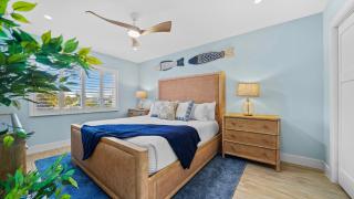 Coconuts 109, Beachfront Paradise, King Bed - 2