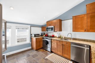 Spacious Savin Hill 2BR with Pvt Balcony - 6
