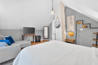 Spacious Savin Hill 2BR with Pvt Balcony - 3