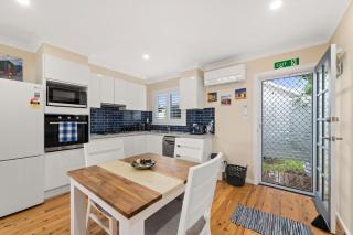 Jacaranda Cottage - 5