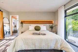 Hamptons Retreat - 1BR with Hot Tub and Fireplace - 8