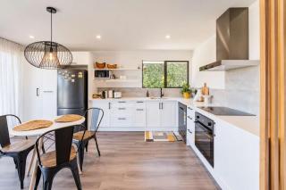 Hamptons Retreat - 1BR with Hot Tub and Fireplace - 7