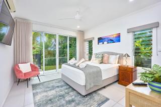Seaside Haven 4 Bedroom Holiday House with Private Pool in Palm Cove - 6
