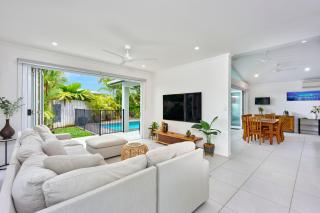 Seaside Haven 4 Bedroom Holiday House with Private Pool in Palm Cove - 2