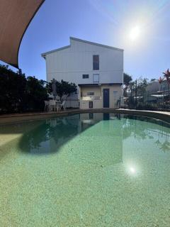 Absolute beachfront at Castaways- Sunshine Coast - 2