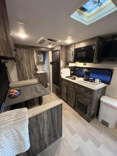 Rest Stop Camper - 6