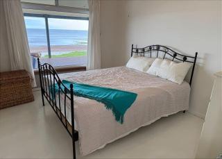 Haven at Hardwicke | Absolute Beachfront - 6