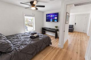 1BR Loft Near TSU and Med Center I Assigned Parking I Third Ward Houston 3 - 9