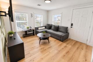 1BR Loft Near TSU and Med Center I Assigned Parking I Third Ward Houston 3 - 2