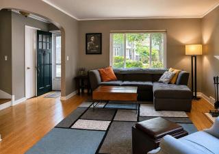 Coming 9/28 $80K Designer Reno, Walk to Ryan Field - 5
