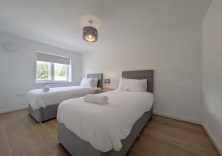 3-Bed Home Sleeps 5 Free Parking Newcastle - Pass the Keys - 5
