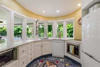 Mistral Tropical Beach House - 1