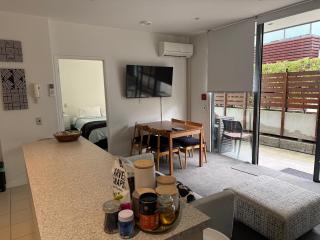 Lovely 2 bedrm apartment in Auckland's viaduct - 9