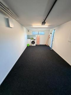 Peaceful 4BR Townhouse - Near Avon River & Garage - 3