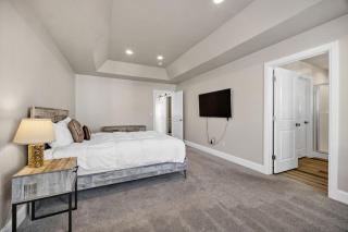 Modern Lake Retreat just Steps to Marina and Adventure - 6