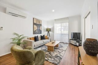 Executive Apt - 2BR 1BA w Parking - 9