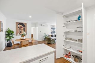 Executive Apt - 2BR 1BA w Parking - 4