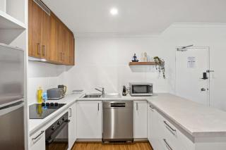 Executive Apt - 2BR 1BA w Parking - 2