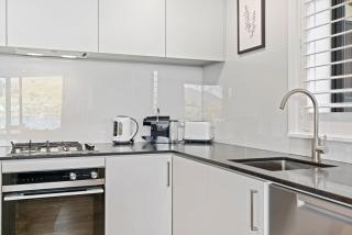 Lovely 2 Bedroom Apartment with Indoor Fireplace - 5