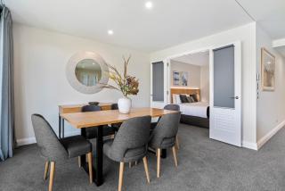 Lovely 2 Bedroom Apartment with Indoor Fireplace - 4