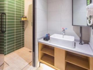 GreenTree Inn Express Shangqiu Beihai Road South Railway Station - 4