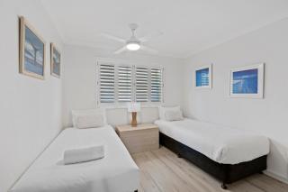 The Cove - best ocean views - sleeps 6 - 8