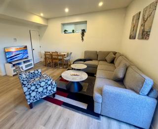 Happy Villas- Luxurious Stylish Spacious 2BR Private Suite - 0