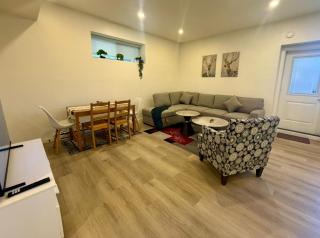 Happy Villas- Luxurious Stylish Spacious 2BR Private Suite - 9