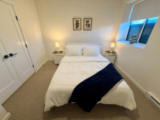 Happy Villas- Luxurious Stylish Spacious 2BR Private Suite - 3