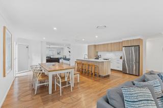Driftwood on Home Beach - Absolute Beachfront - 7