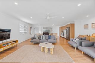 Driftwood on Home Beach - Absolute Beachfront - 5