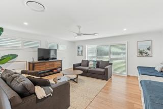 Driftwood on Home Beach - Absolute Beachfront - 4