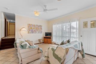 Tuckeroo + sleeps 10 + central - 3