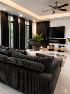 Palm Noir Modern Luxury Escape with a Resort Vibe - 0