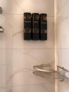 Palm Noir Modern Luxury Escape with a Resort Vibe - 8