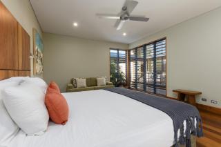 Allawah Private Estate with Pool & Tennis Court, Sleeps 10 - 6