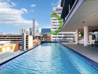 Cityview Trendy Valley Centre 1Bed Carpark n Pool - 8