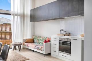 Pet Friendly Funky Coastal Loft Off street parking - 6