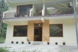 Hotel Parwati Nest - 9