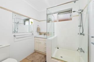 Waterfront Apartment - Soldiers Point - 6